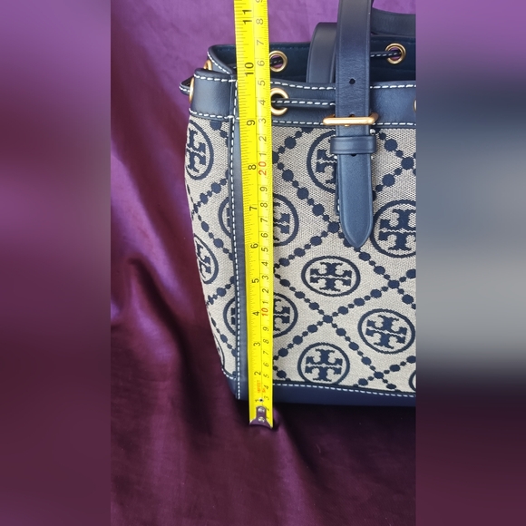 Tory Burch Navy and Cream Patterned Tote - Picture 15 of 16